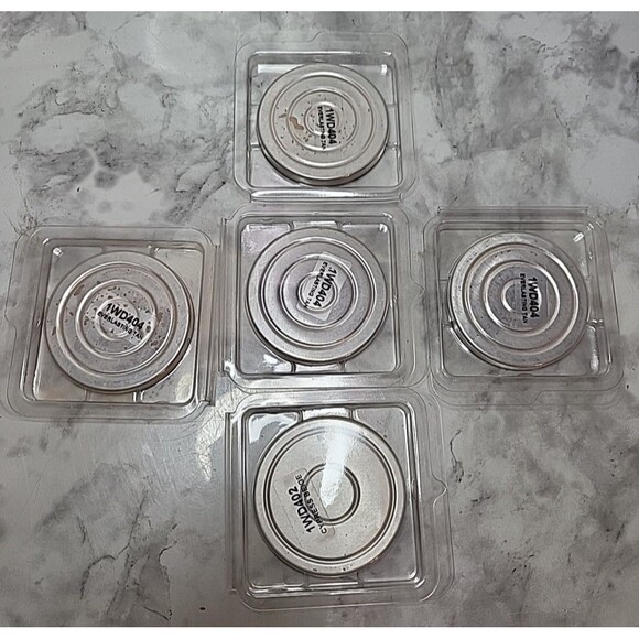 Palladio's Dual Wet and Dry Foundation Everlasting Tan-4 & Cypress Beige-1 - Picture 4 of 8